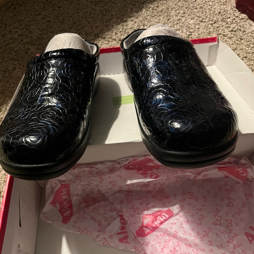 Women’s Algeria shoes size 39 (US size 9)